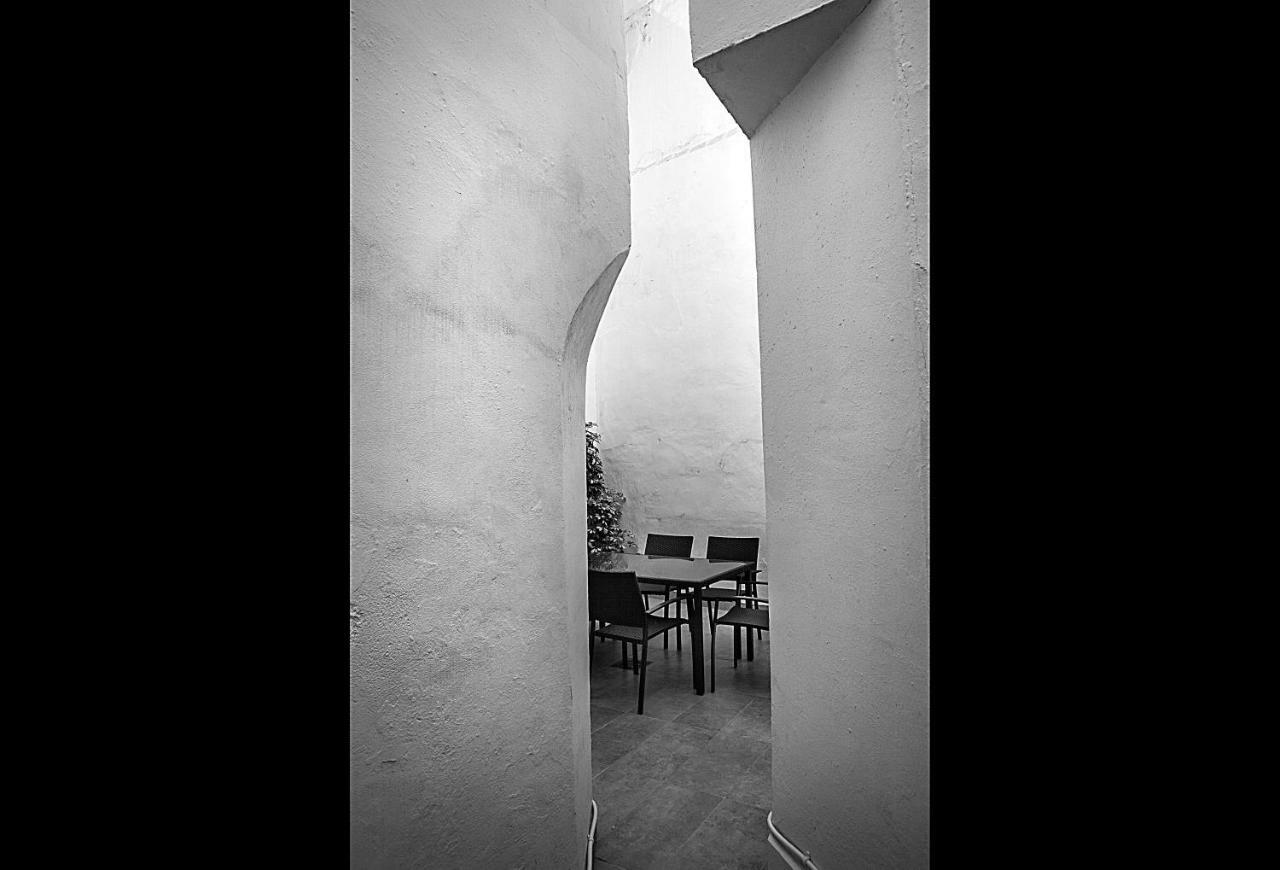 Apartamento Mendoza Seville Exterior photo